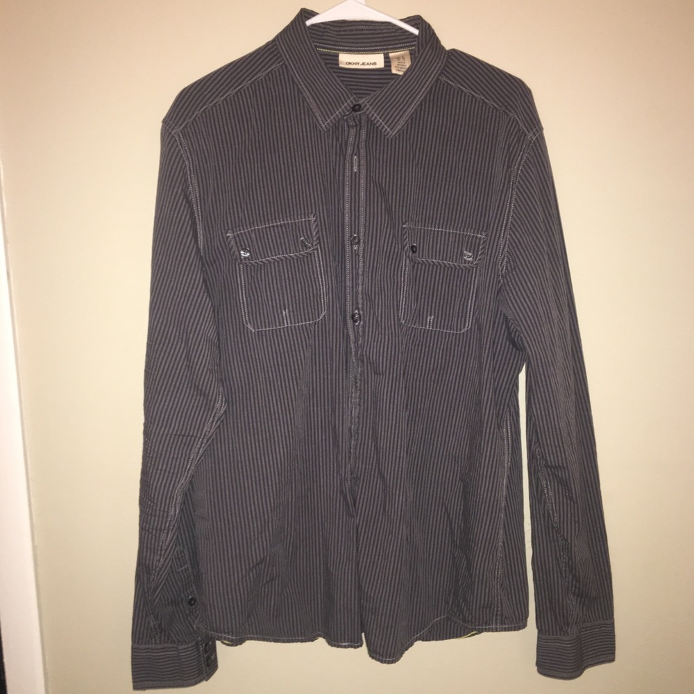 🔥SALE🔥 DKNY BUTTON UP GREAT CONDITION